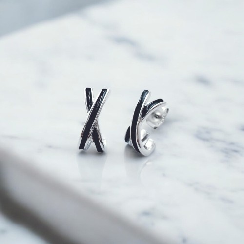 Kolczyki z czarną emalią