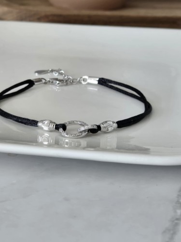 Bransoletka na sznurku z kółeczkami czarna