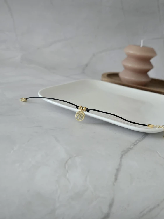 Bransoletka na sznurku z drzewkiem