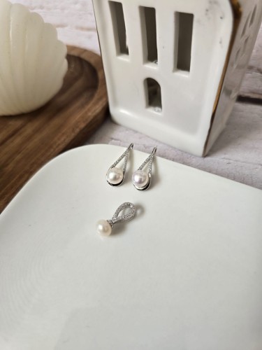 Komplet Subtelny z Perłową ozdobą