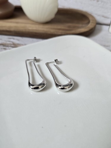 Efektowne kolczyki na wyjątkową okazję