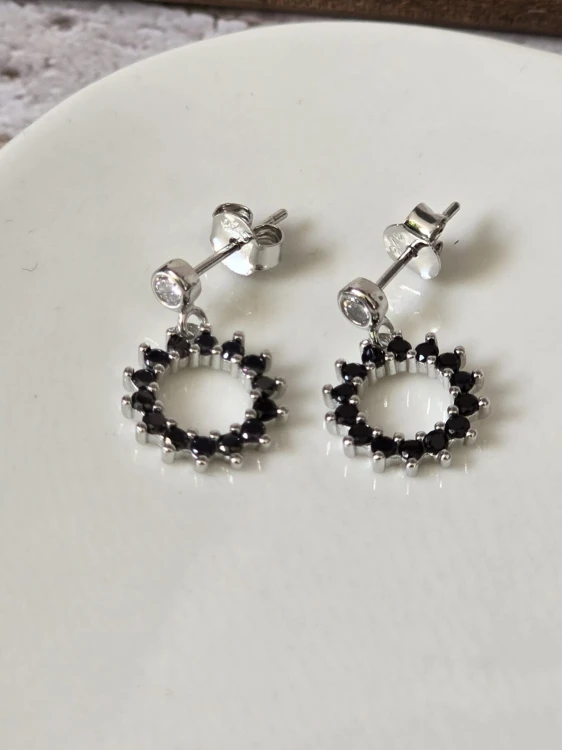 Kolczyki z czarnymi cyrkoniami