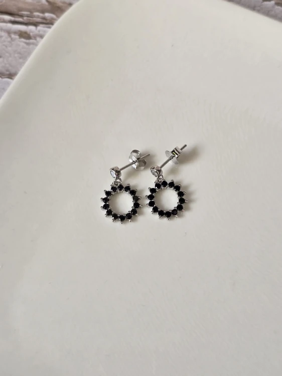 Kolczyki z czarnymi cyrkoniami