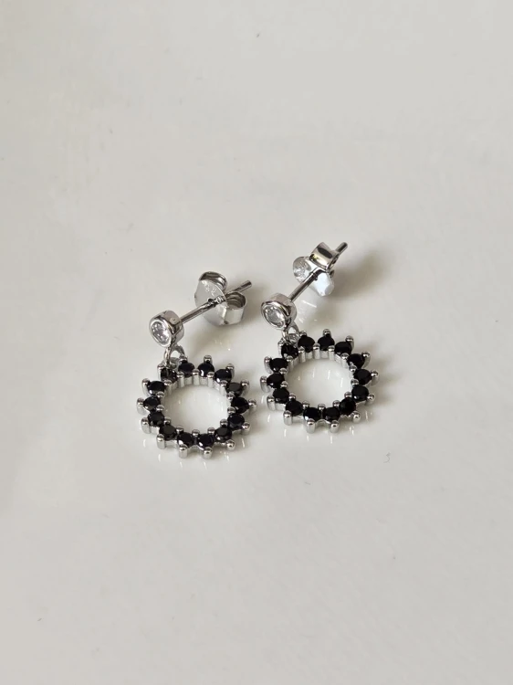 Kolczyki z czarnymi cyrkoniami