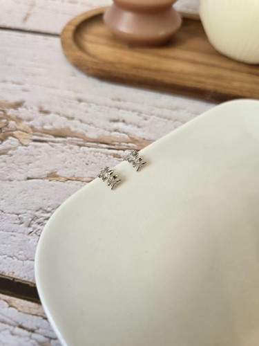 Kolczyki półkola z motywem listków