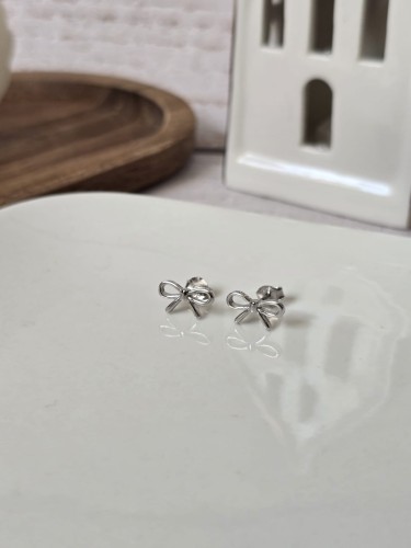 Kolczyki w kształcie kokardki