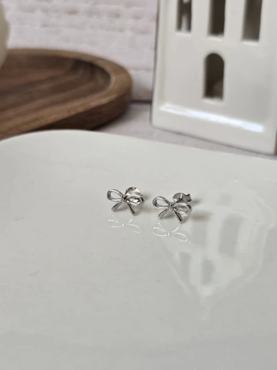 Kolczyki w kształcie kokardki