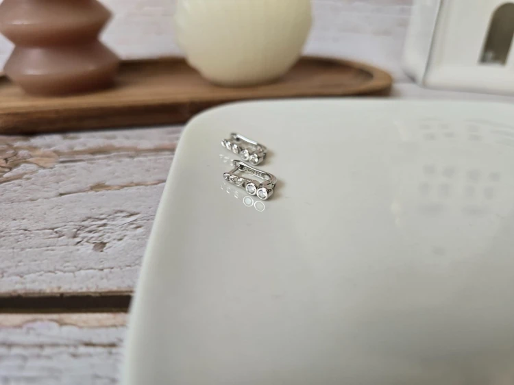 Klasyczne kolczyki z cyrkoniami