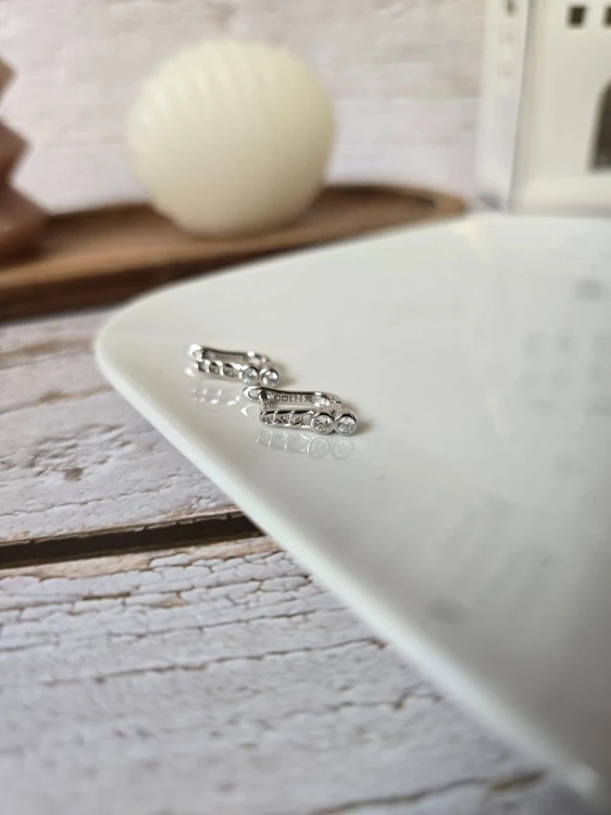 Klasyczne kolczyki z cyrkoniami