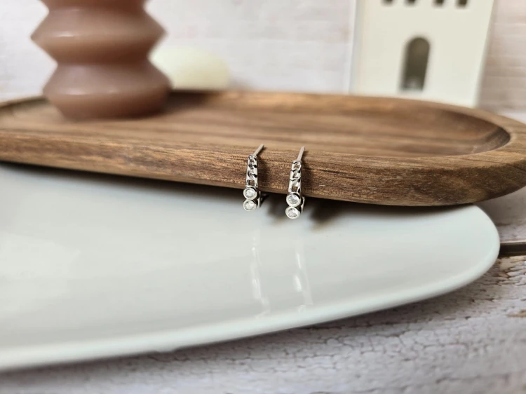 Klasyczne kolczyki z cyrkoniami