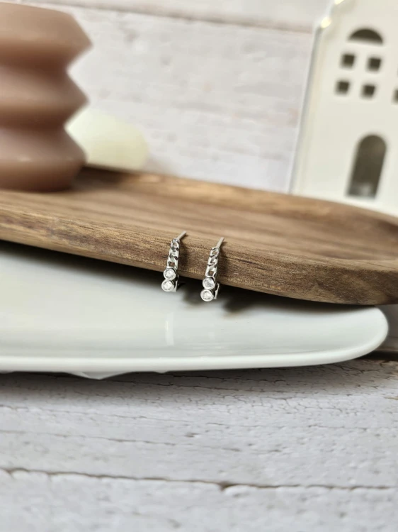 Klasyczne kolczyki z cyrkoniami