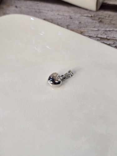 Wisiorek z serduszkiem