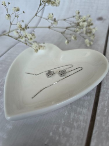 KOLCZYKI PRZECIĄGANE NA ŁAŃCUSZKU KWIAT KWIATEK SREBRO 925