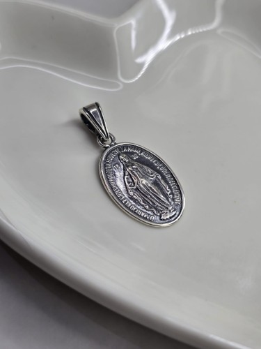 Medalik srebrny – Matka Boska