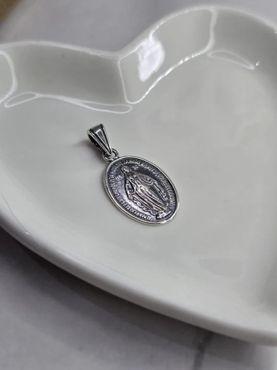 Medalik srebrny – Matka Boska