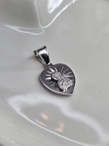 Matka Boska – Medalik z sercem