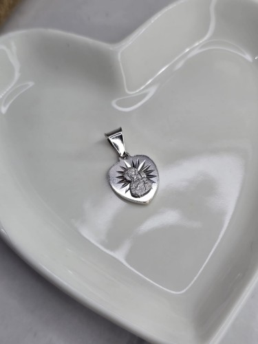 Matka Boska – Medalik z sercem