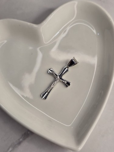 Krzyżyk srebrny – Codzienny znak wiary