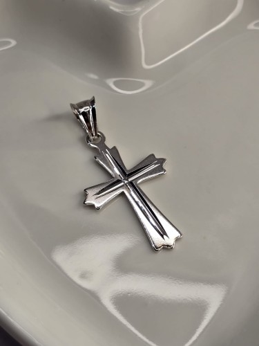 Krzyżyk srebrny – Tradycja w srebrze