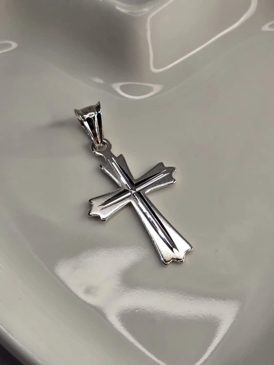 Krzyżyk srebrny – Tradycja w srebrze