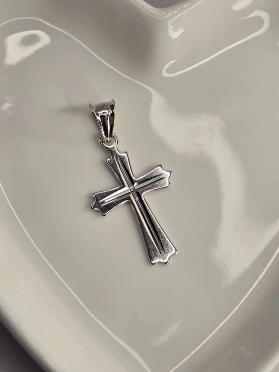Krzyżyk srebrny – Tradycja w srebrze