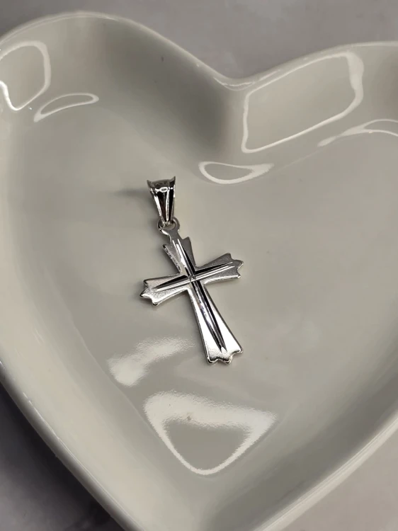 Krzyżyk srebrny – Tradycja w srebrze