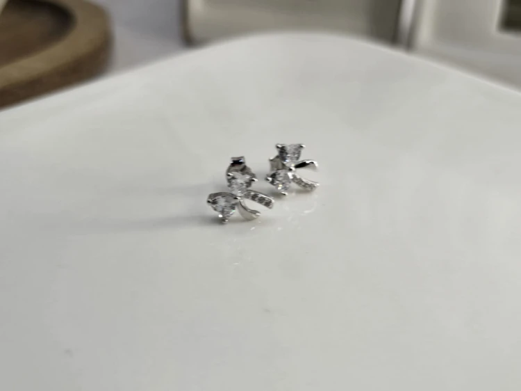 Kolczyki kokardki z cyrkoniami