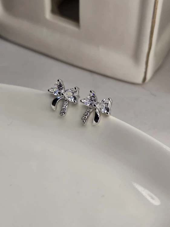 Kolczyki kokardki z cyrkoniami