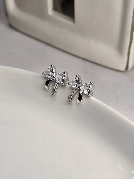 Kolczyki kokardki z cyrkoniami