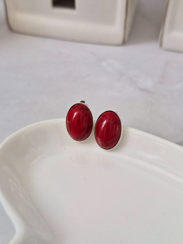 Klipsy z czerwonym kamieniem