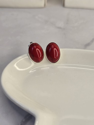 Klipsy z czerwonym kamieniem