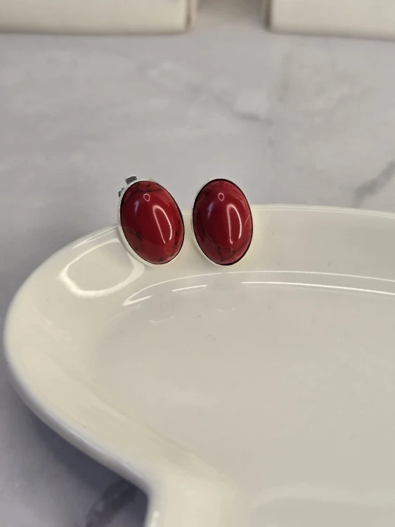 Klipsy z czerwonym kamieniem