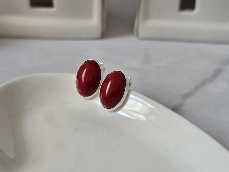 Klipsy z czerwonym kamieniem