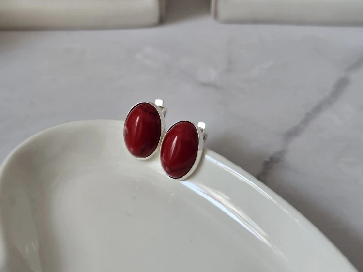 Klipsy z czerwonym kamieniem