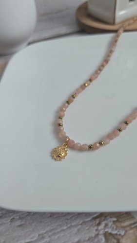 Naszyjnik z kamieniem słonecznym i złoconą zawieszką słonecznika