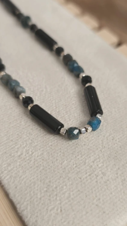 Naszyjnik z onyksem, turmalinem i apatytem