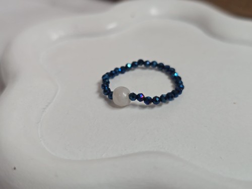 Pierścionek z agatem i hematytem "Stabilność i Ochrona"