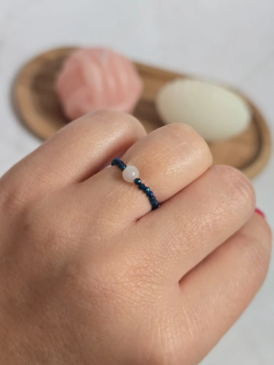 Pierścionek z agatem i hematytem "Stabilność i Ochrona"