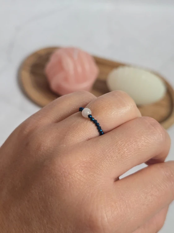 Pierścionek z agatem i hematytem "Stabilność i Ochrona"