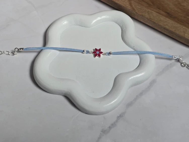 Bransoletka z kwiatkiem dla dziewczynki