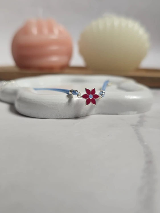 Bransoletka z kwiatkiem dla dziewczynki