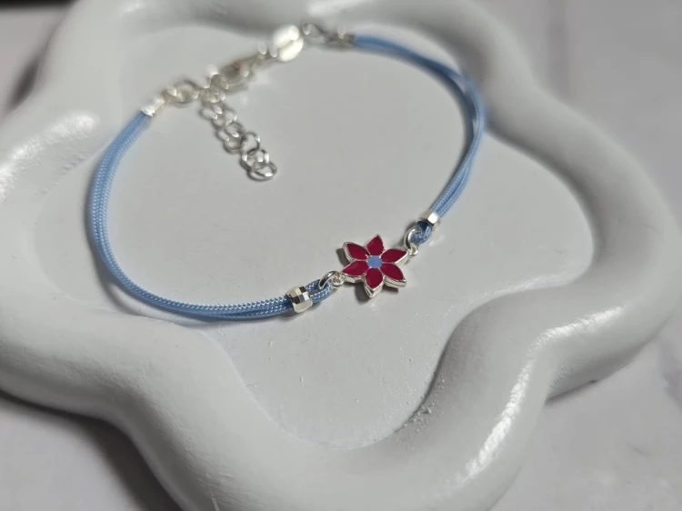 Bransoletka z kwiatkiem dla dziewczynki