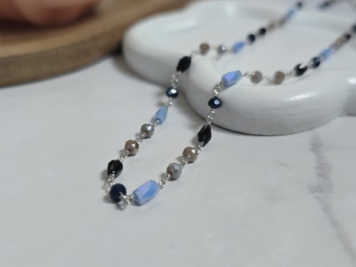 Naszyjnik z koralikami szklanymi