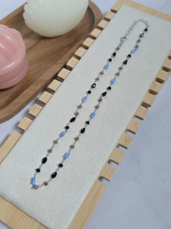 Naszyjnik z koralikami szklanymi