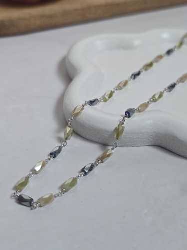 Naszyjnik z koralikami szklanymi