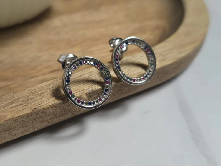 Kolczyki kółka z kolorowymi cyrkoniami