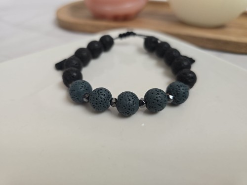 Bransoletka z lawy wulkanicznej zielona