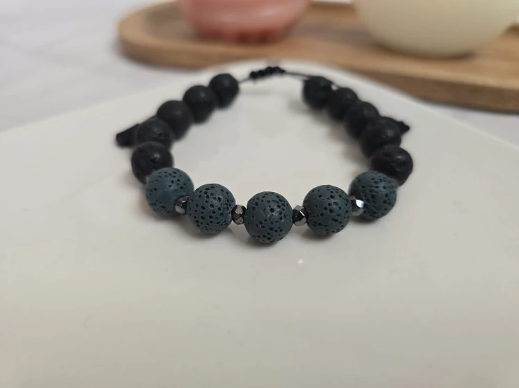 Bransoletka z lawy wulkanicznej zielona