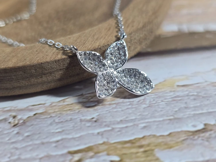 Naszyjnik BLOSSOM z kwiatkiem srebrny