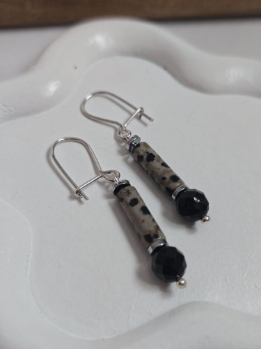 Kolczyki z jaspisem dalmatyńskim i turmalinem